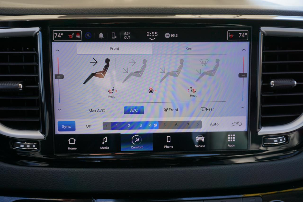 Chrysler Pacifica Touring L 2023