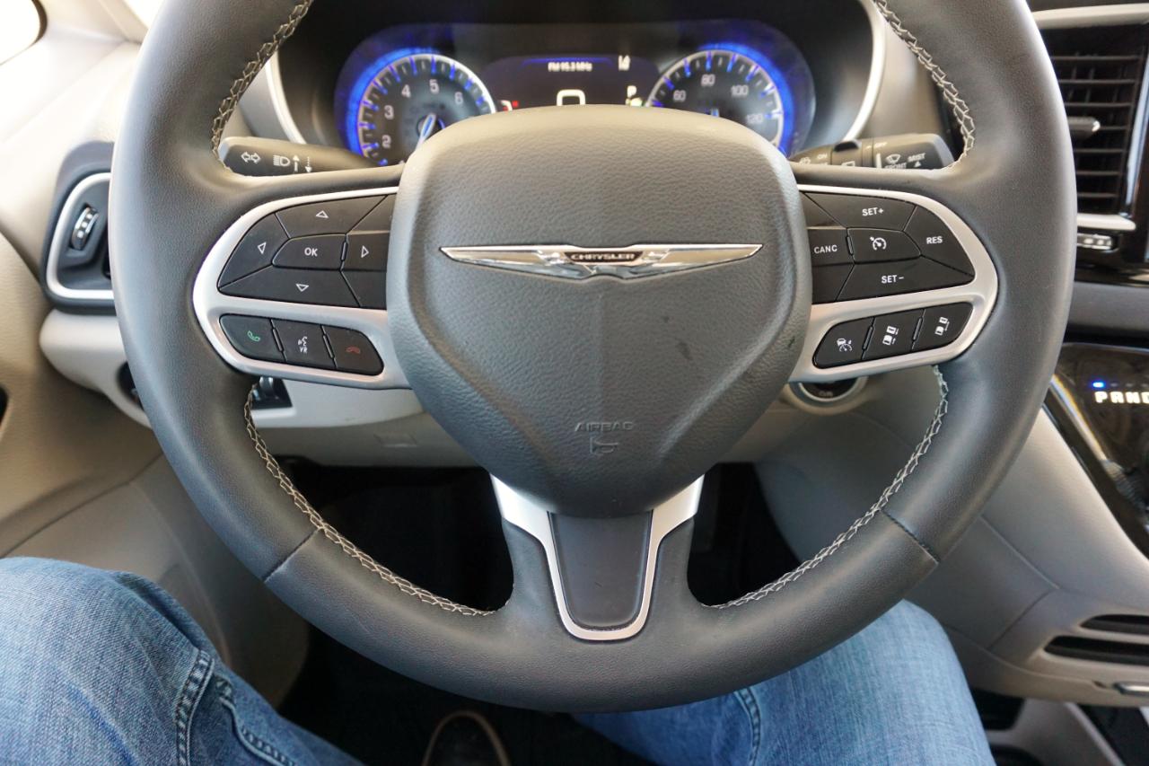 Chrysler Pacifica Touring L 2023