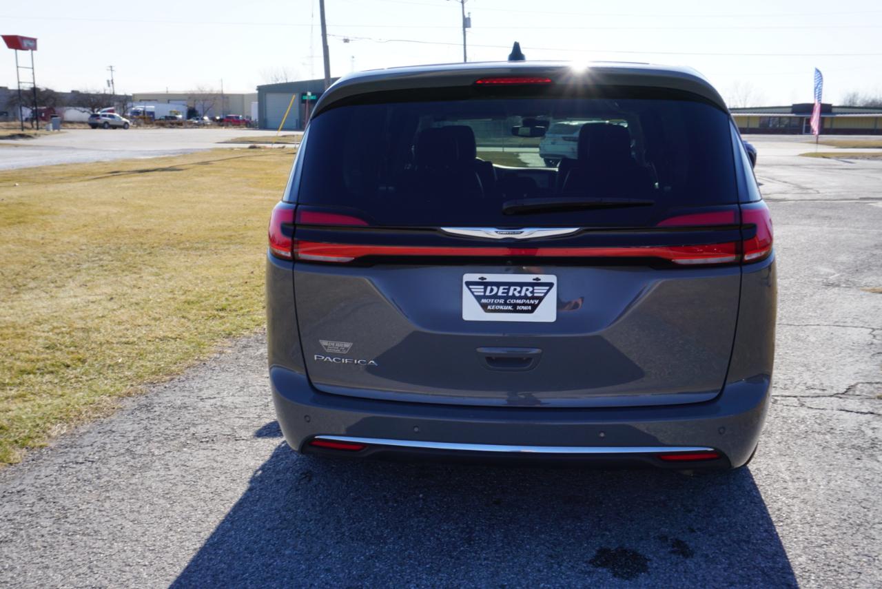 Chrysler Pacifica Touring L 2023