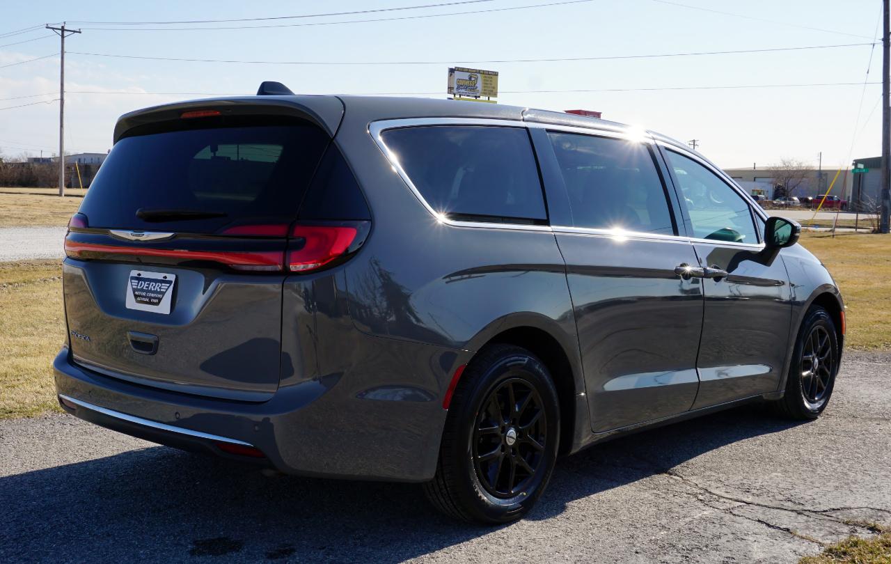 Chrysler Pacifica Touring L 2023