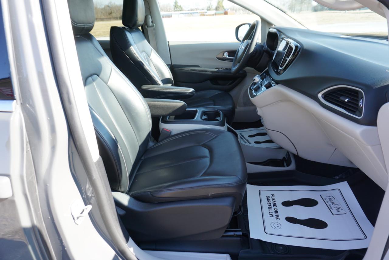 Chrysler Pacifica Touring L 2023