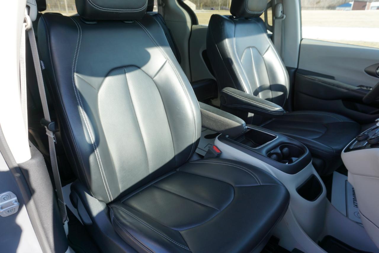 Chrysler Pacifica Touring L 2023