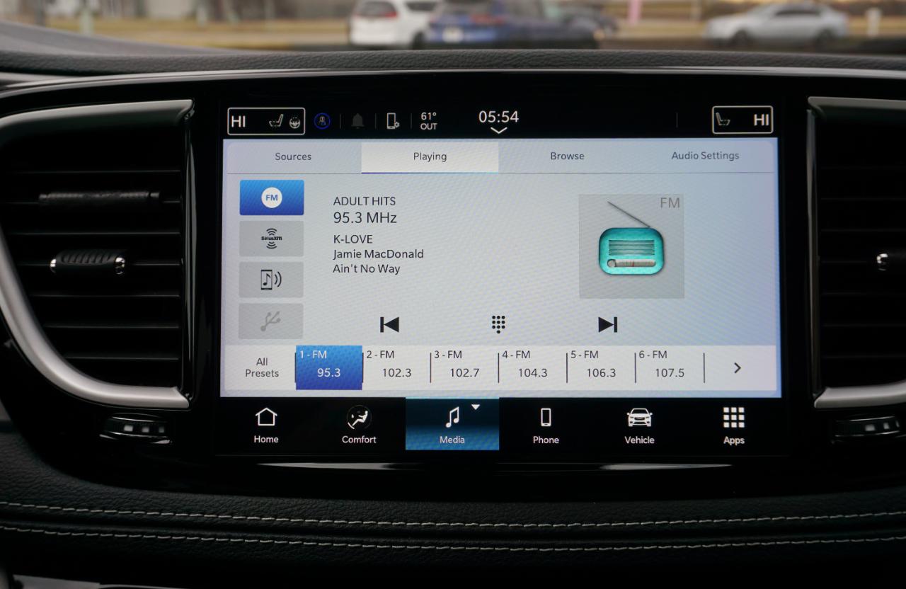 Chrysler Pacifica Touring L AWD 2022