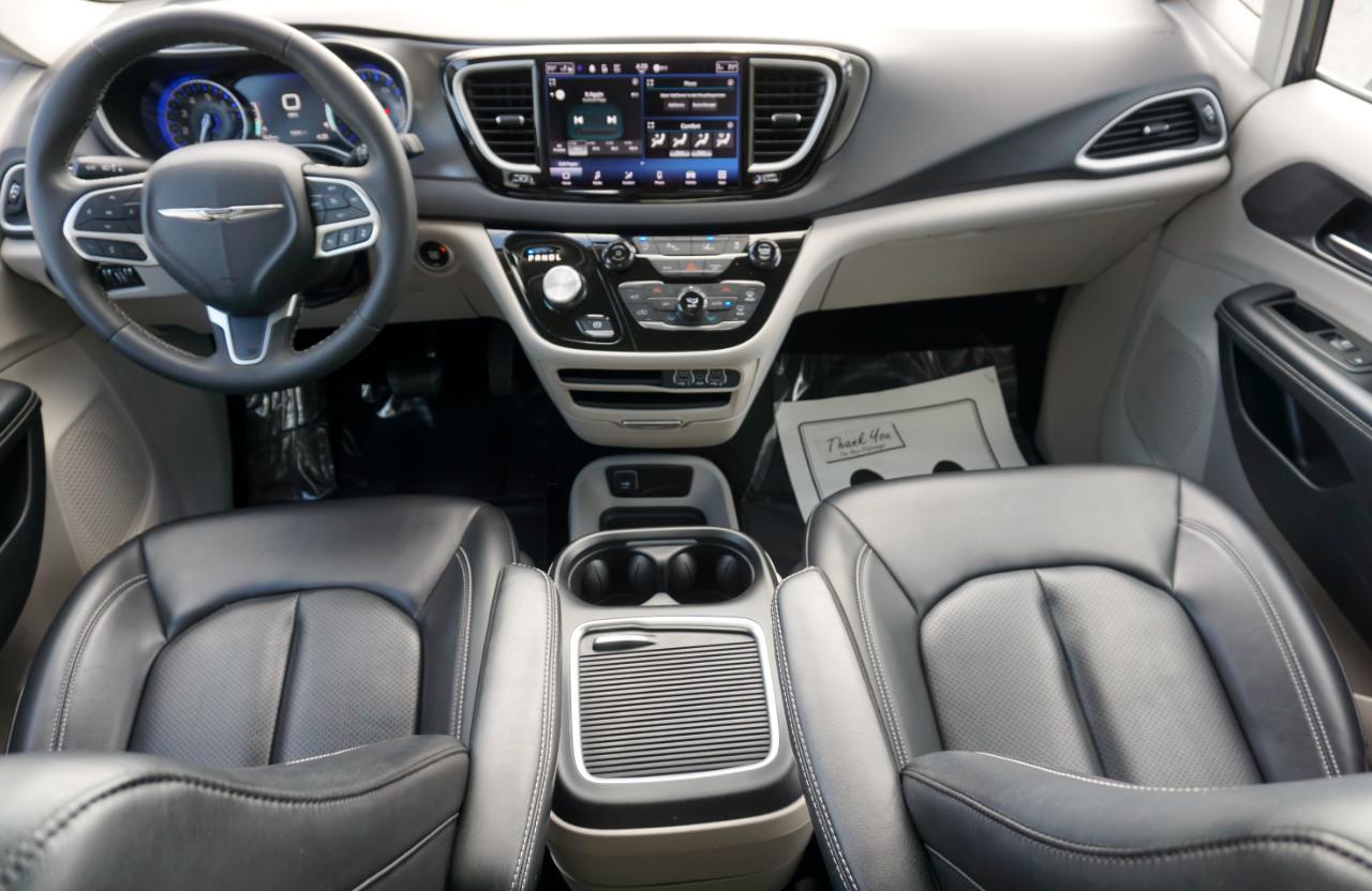 Chrysler Pacifica Touring L 2023