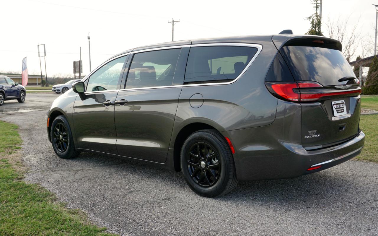 Chrysler Pacifica Touring L 2023