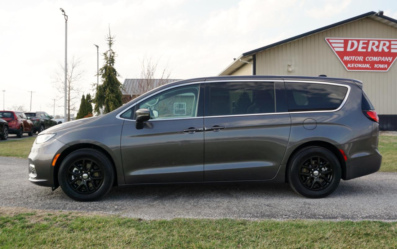 Chrysler Pacifica Touring L 2023