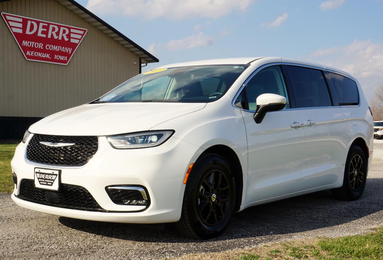 Chrysler Pacifica Touring L 2023