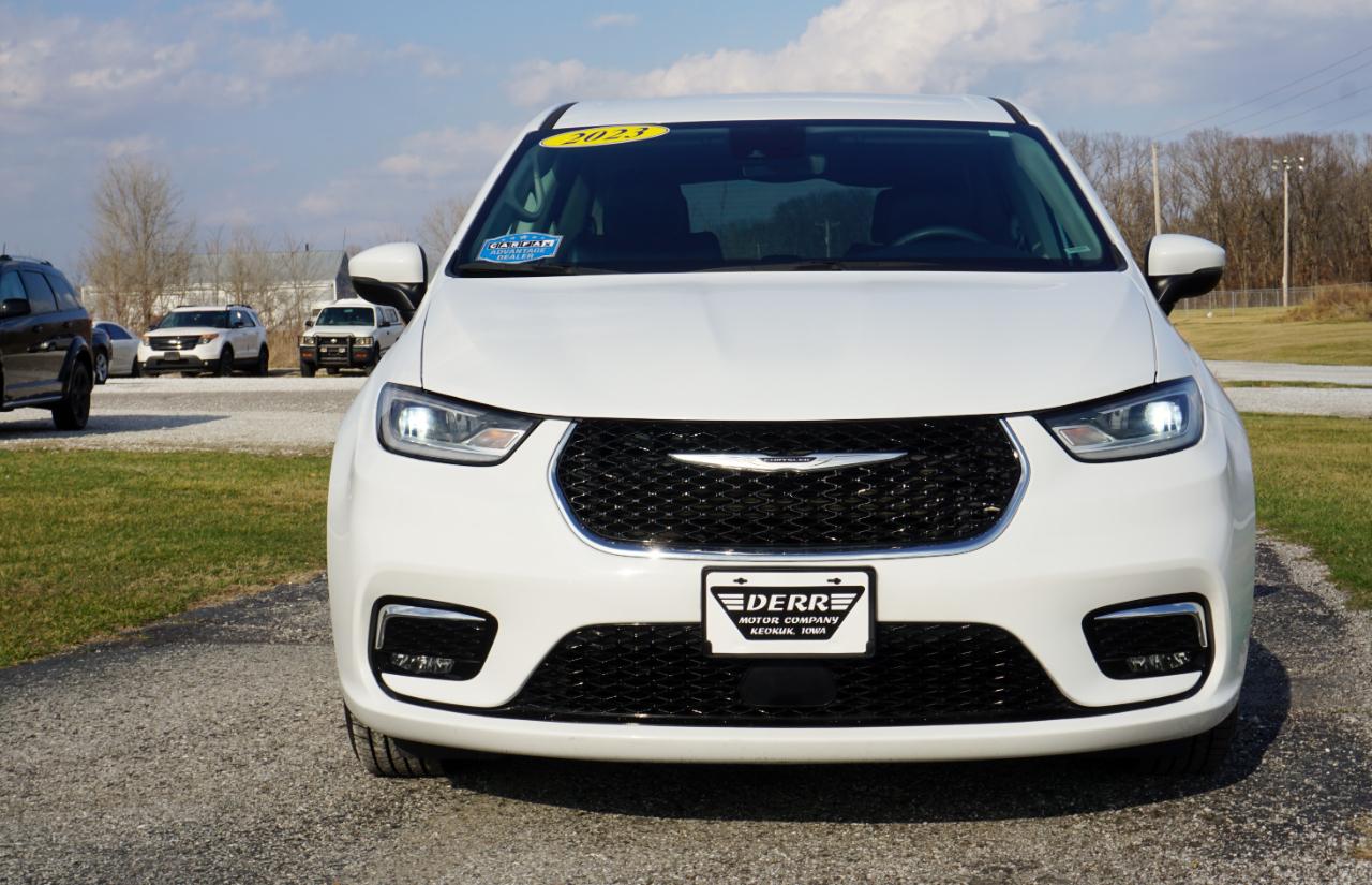 Chrysler Pacifica Touring L 2023