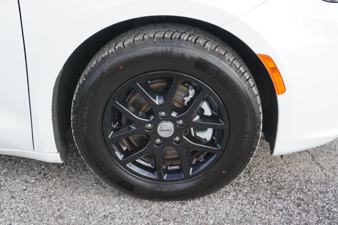 Chrysler Pacifica Touring L 2023