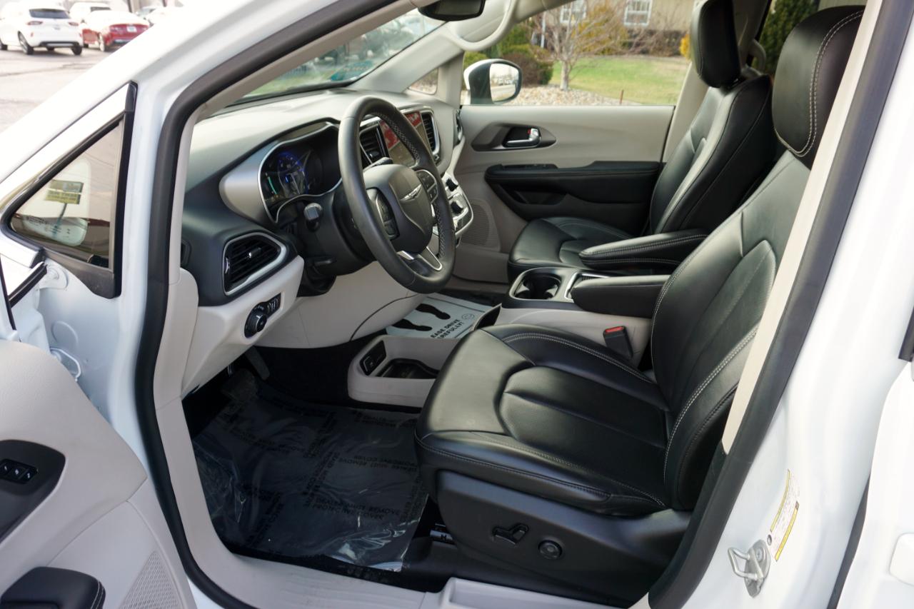 Chrysler Pacifica Touring L 2023