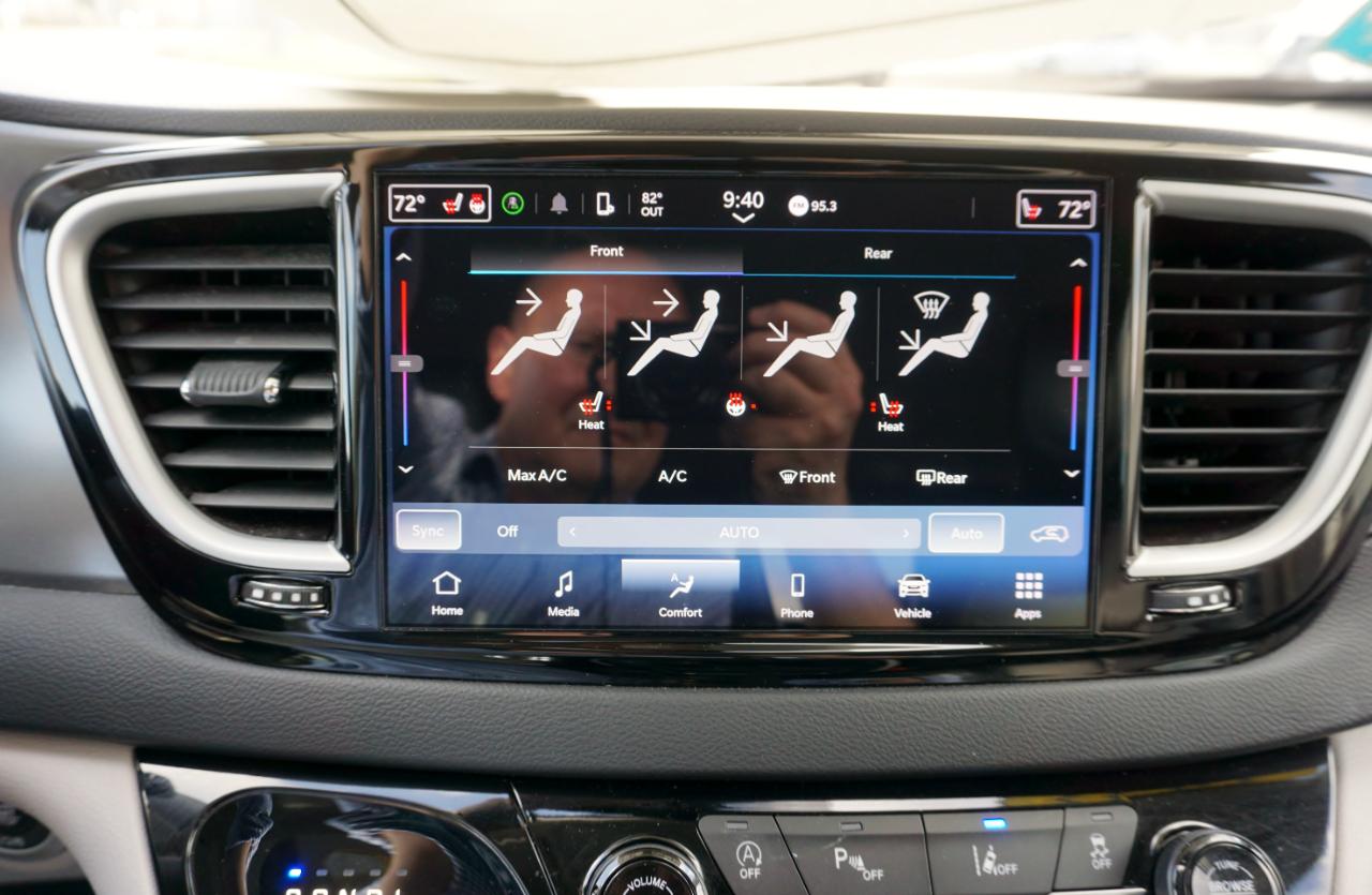 Chrysler Pacifica Touring L 2023