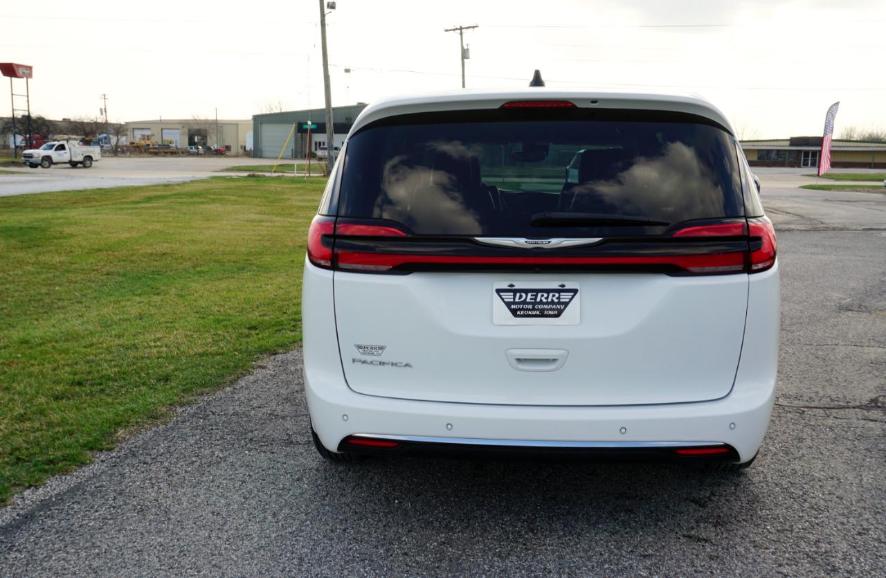 Chrysler Pacifica Touring L 2023
