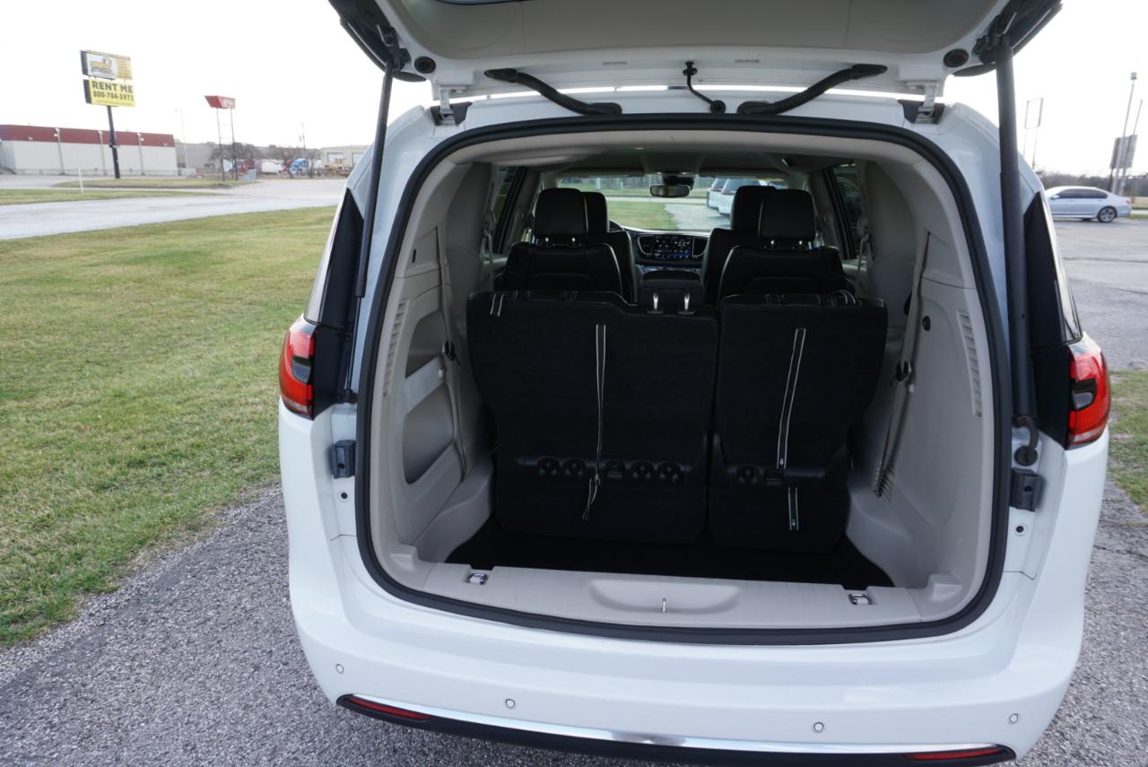 Chrysler Pacifica Touring L 2023