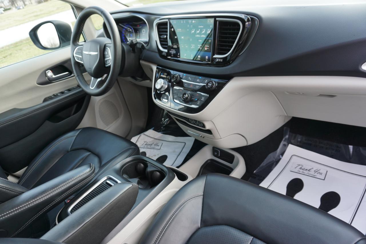 Chrysler Pacifica Touring L 2023