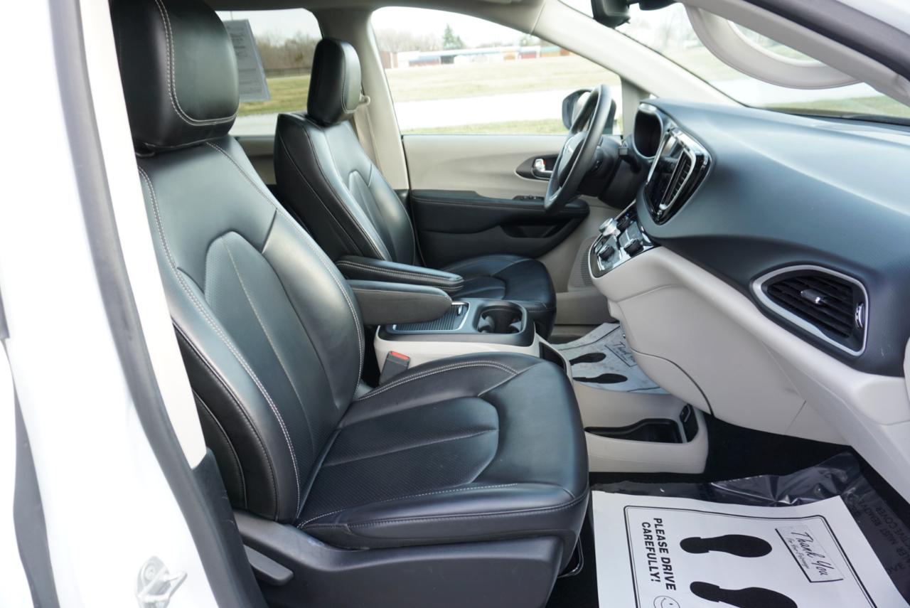 Chrysler Pacifica Touring L 2023