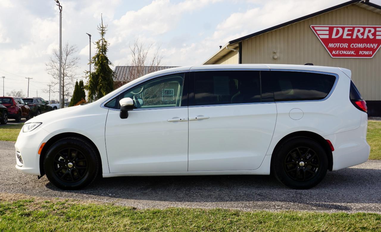 Chrysler Pacifica Touring L 2023