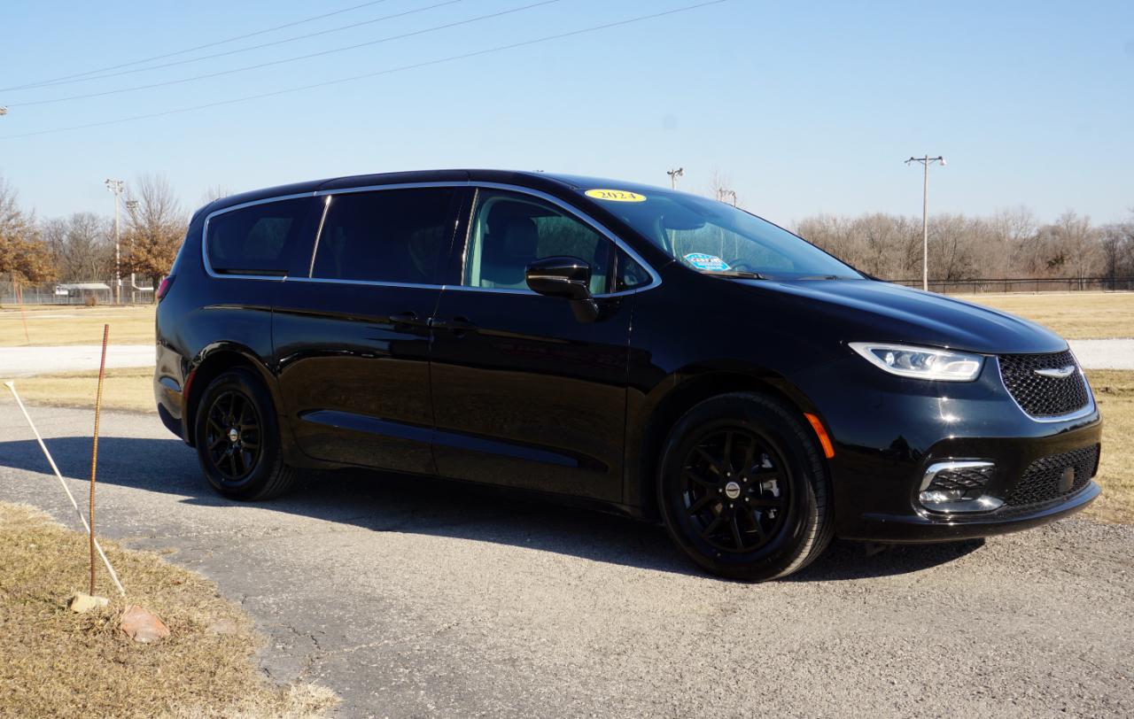 Chrysler Pacifica Touring L 2023