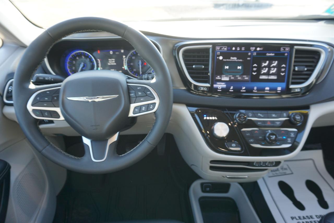 Chrysler Pacifica Touring L 2023