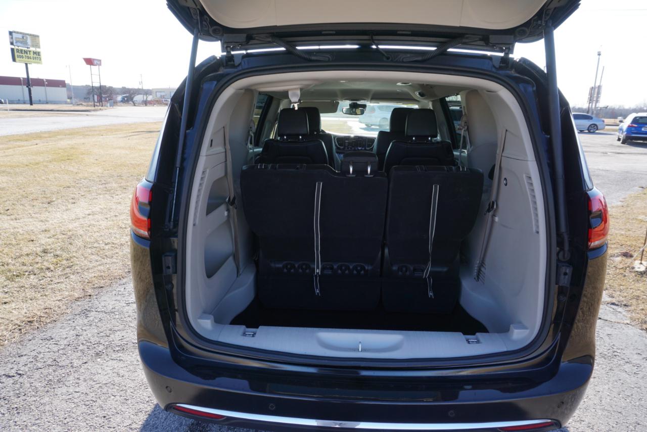 Chrysler Pacifica Touring L 2023