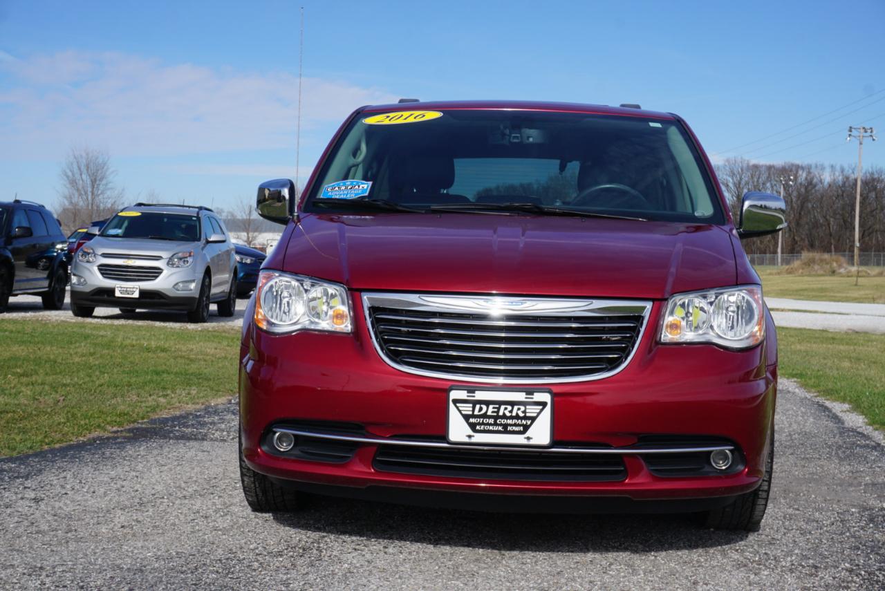 Chrysler Town & Country Touring-L 2016
