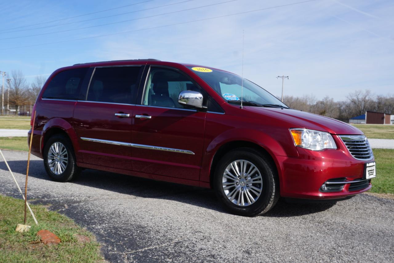 Chrysler Town & Country Touring-L 2016