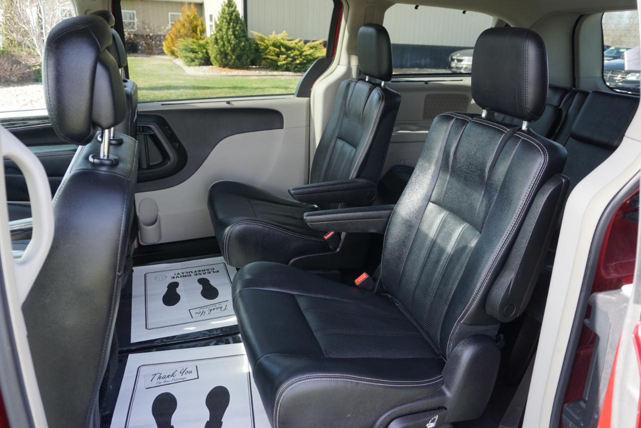 Chrysler Town & Country Touring-L 2016