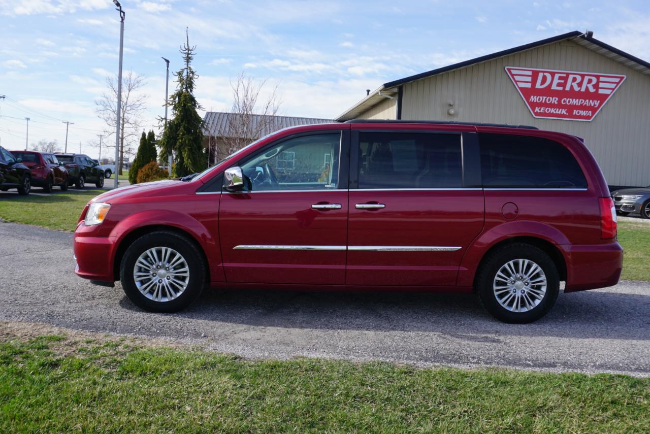 Chrysler Town & Country Touring-L 2016