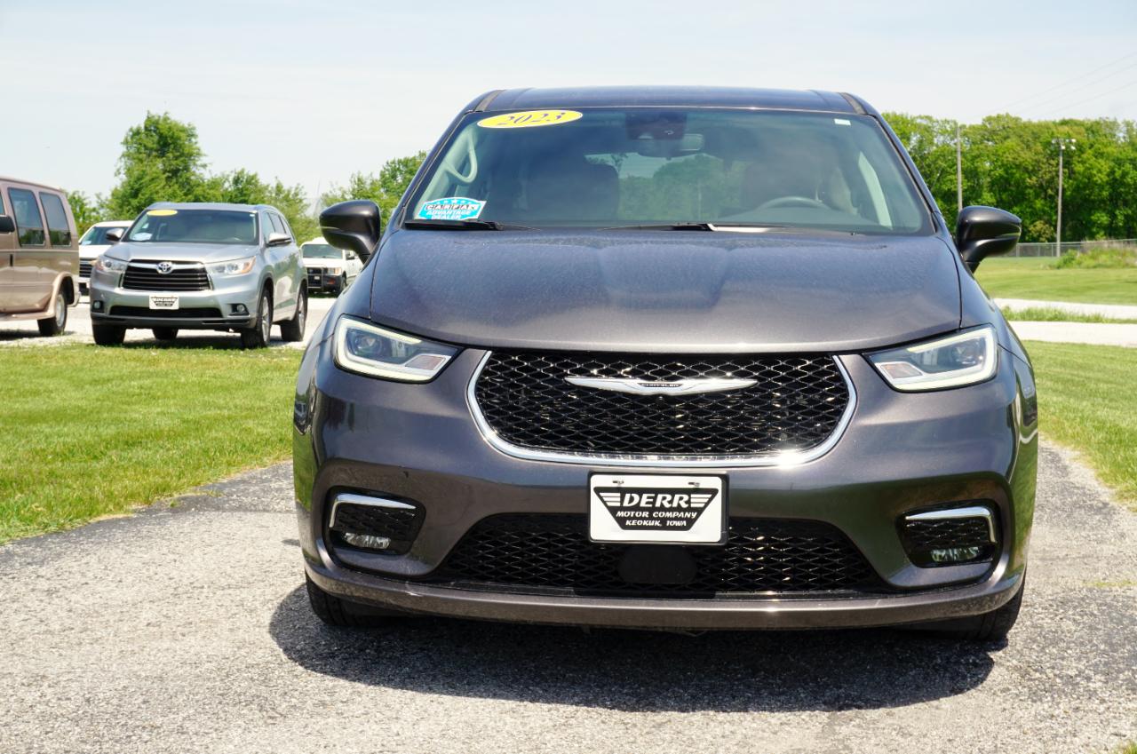 Chrysler Pacifica Touring L 2023