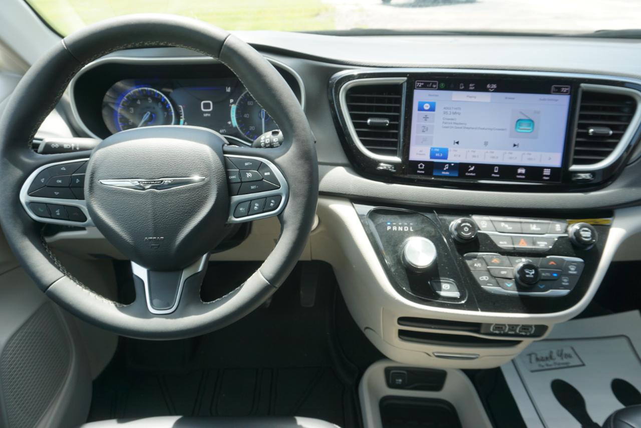 Chrysler Pacifica Touring L 2023