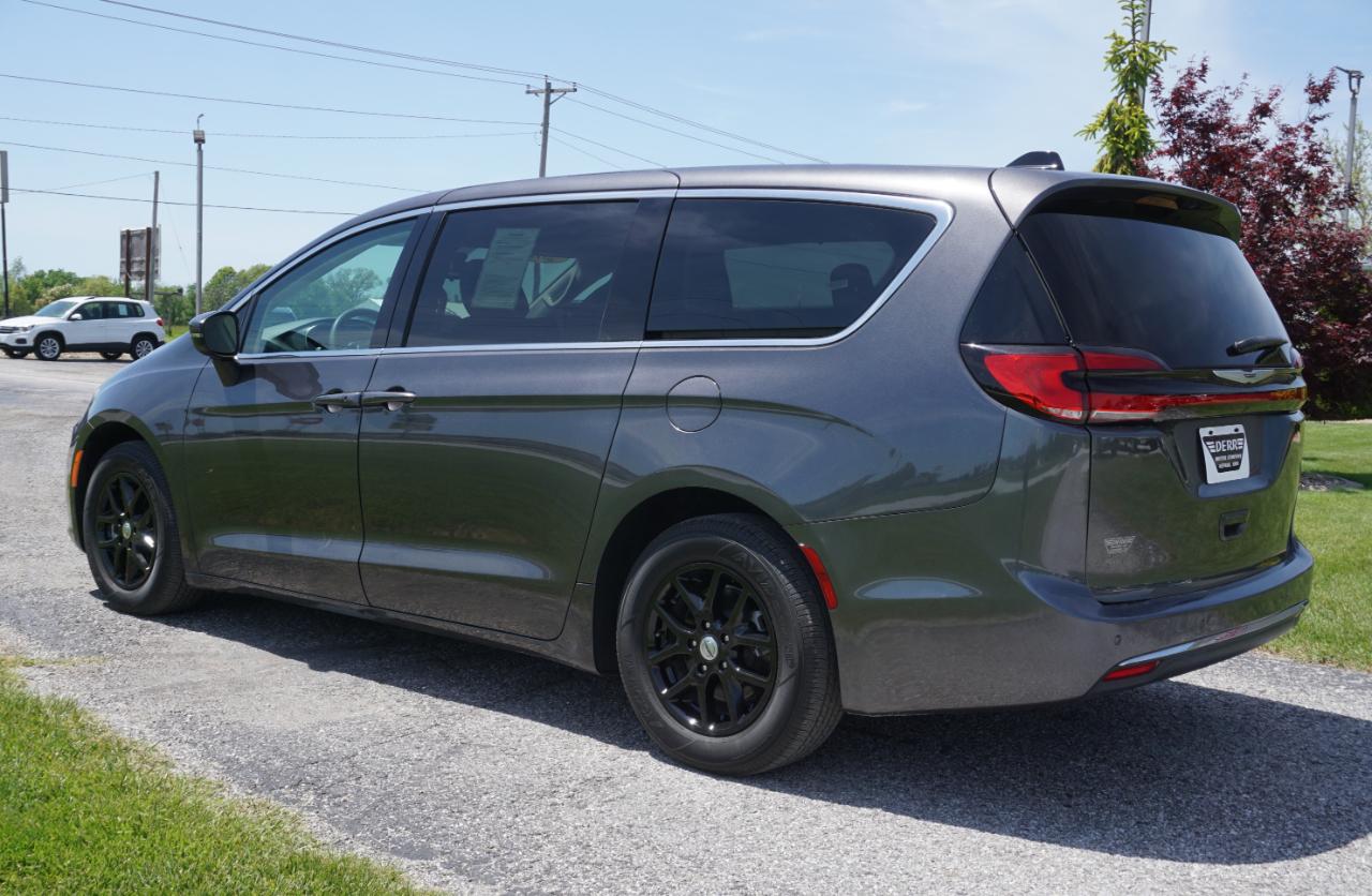 Chrysler Pacifica Touring L 2023