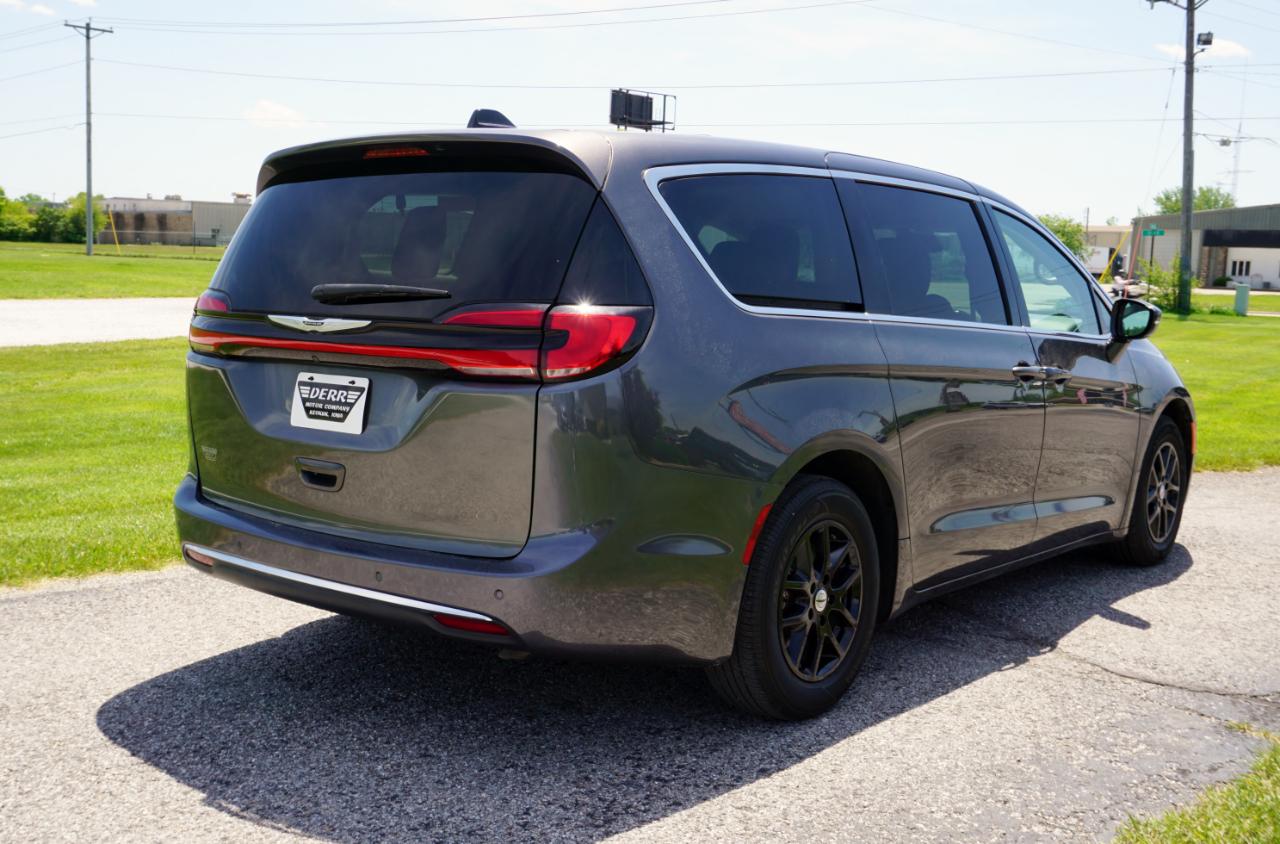 Chrysler Pacifica Touring L 2023