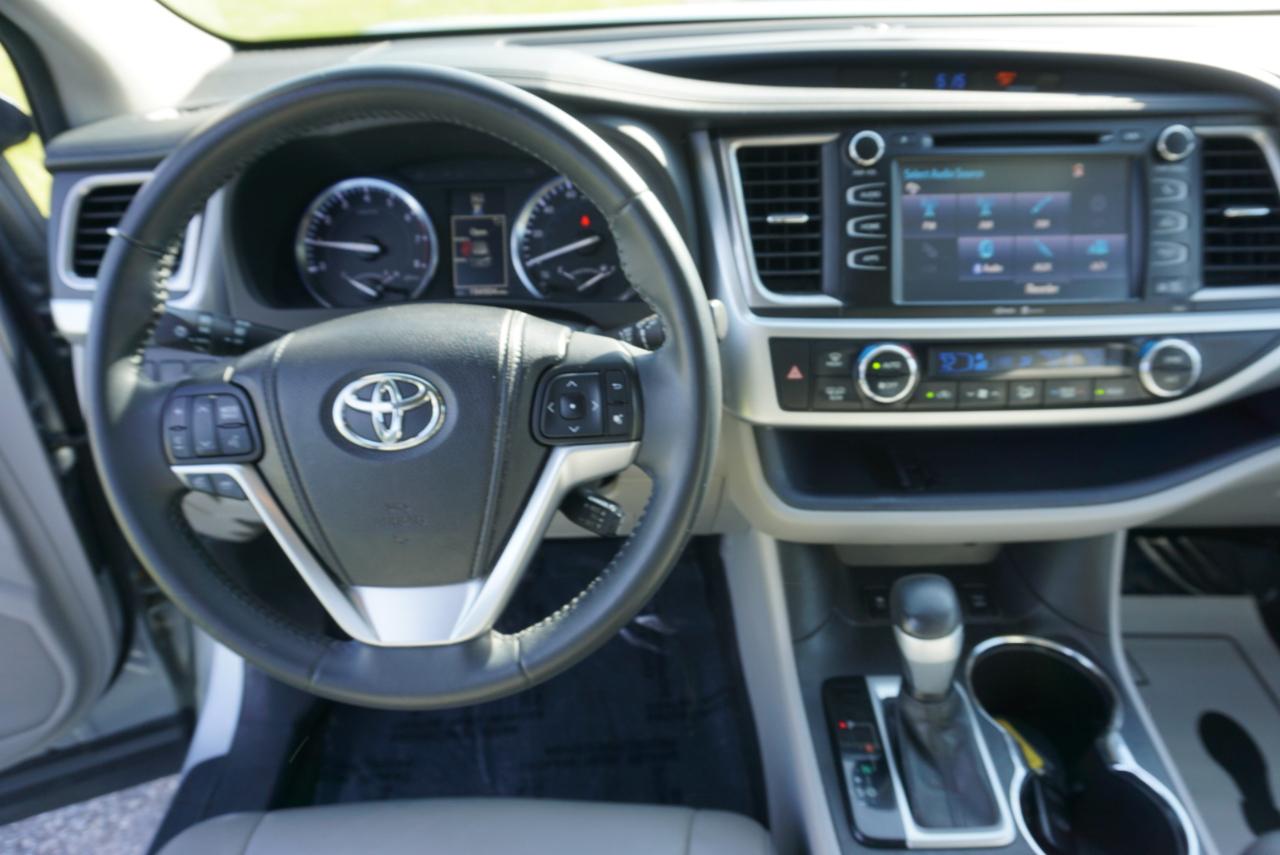 Toyota Highlander XLE AWD V6 2015