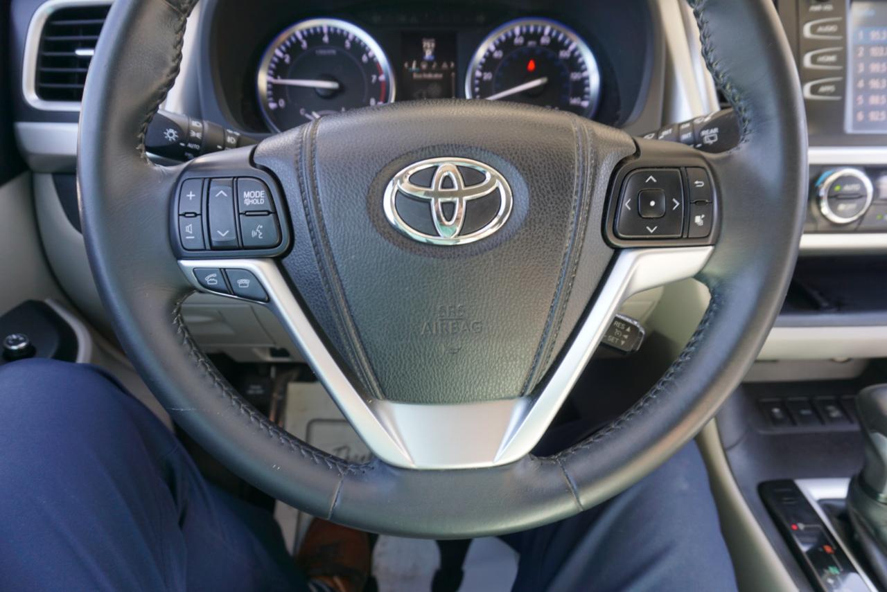 Toyota Highlander XLE AWD V6 2015