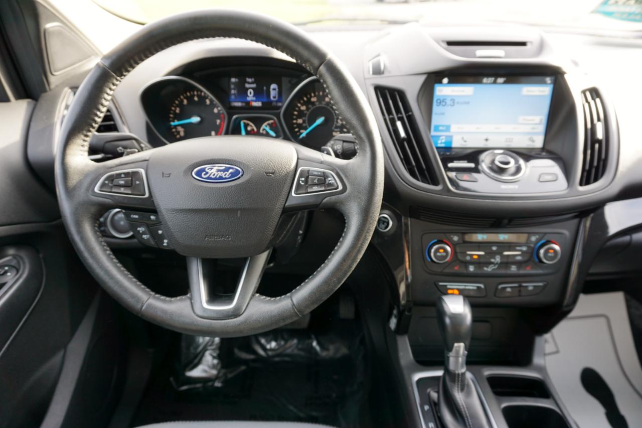 Ford Escape Titanium 4WD 2017