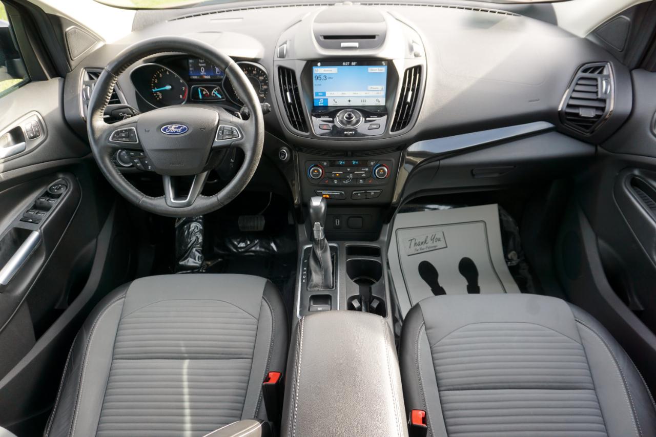 Ford Escape Titanium 4WD 2017