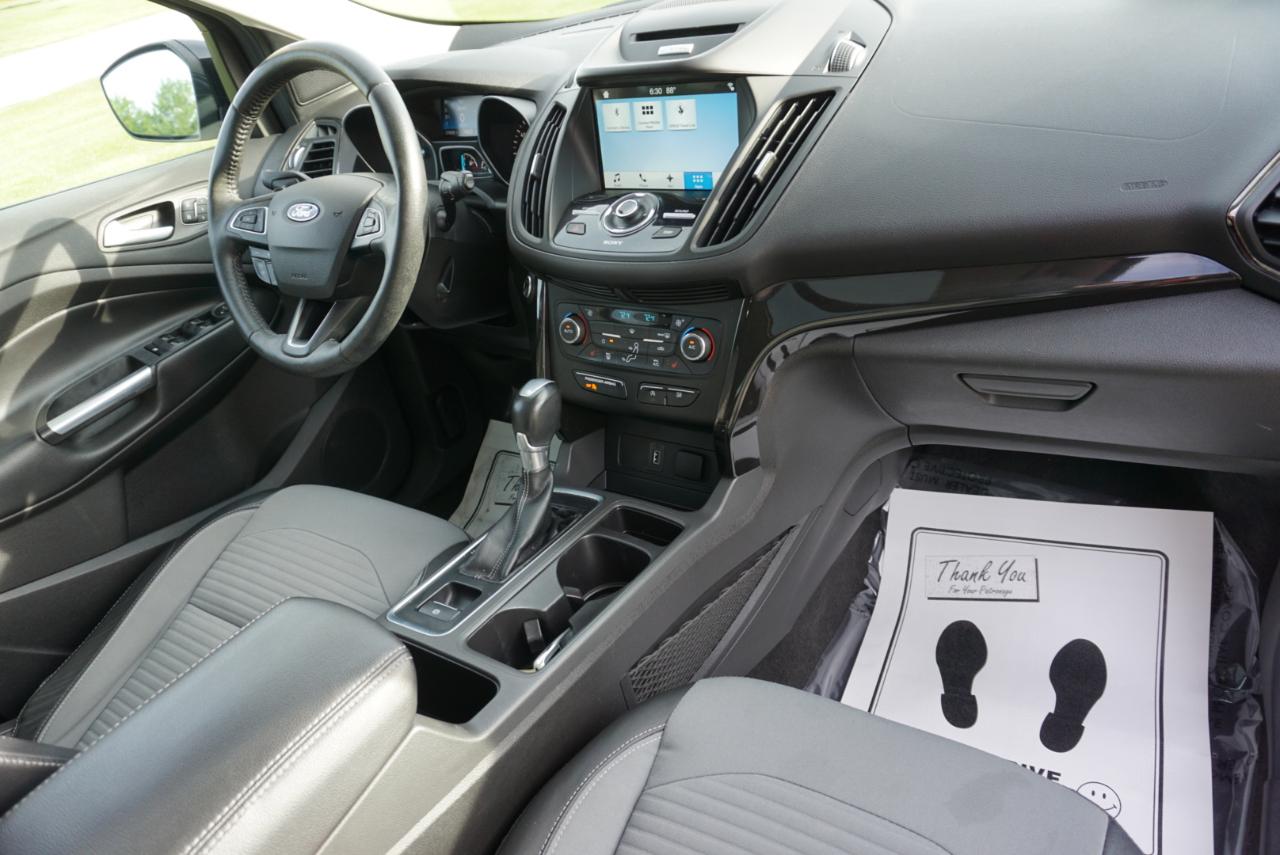 Ford Escape Titanium 4WD 2017