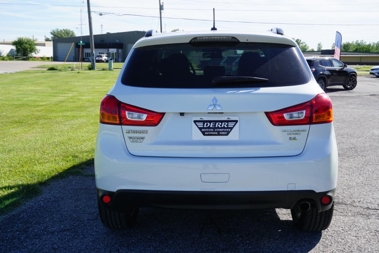 Mitsubishi Outlander Sport  2015