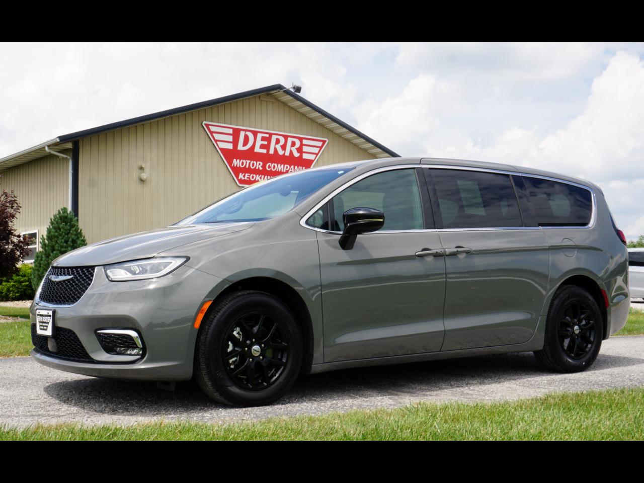 Chrysler Pacifica Select 2025
