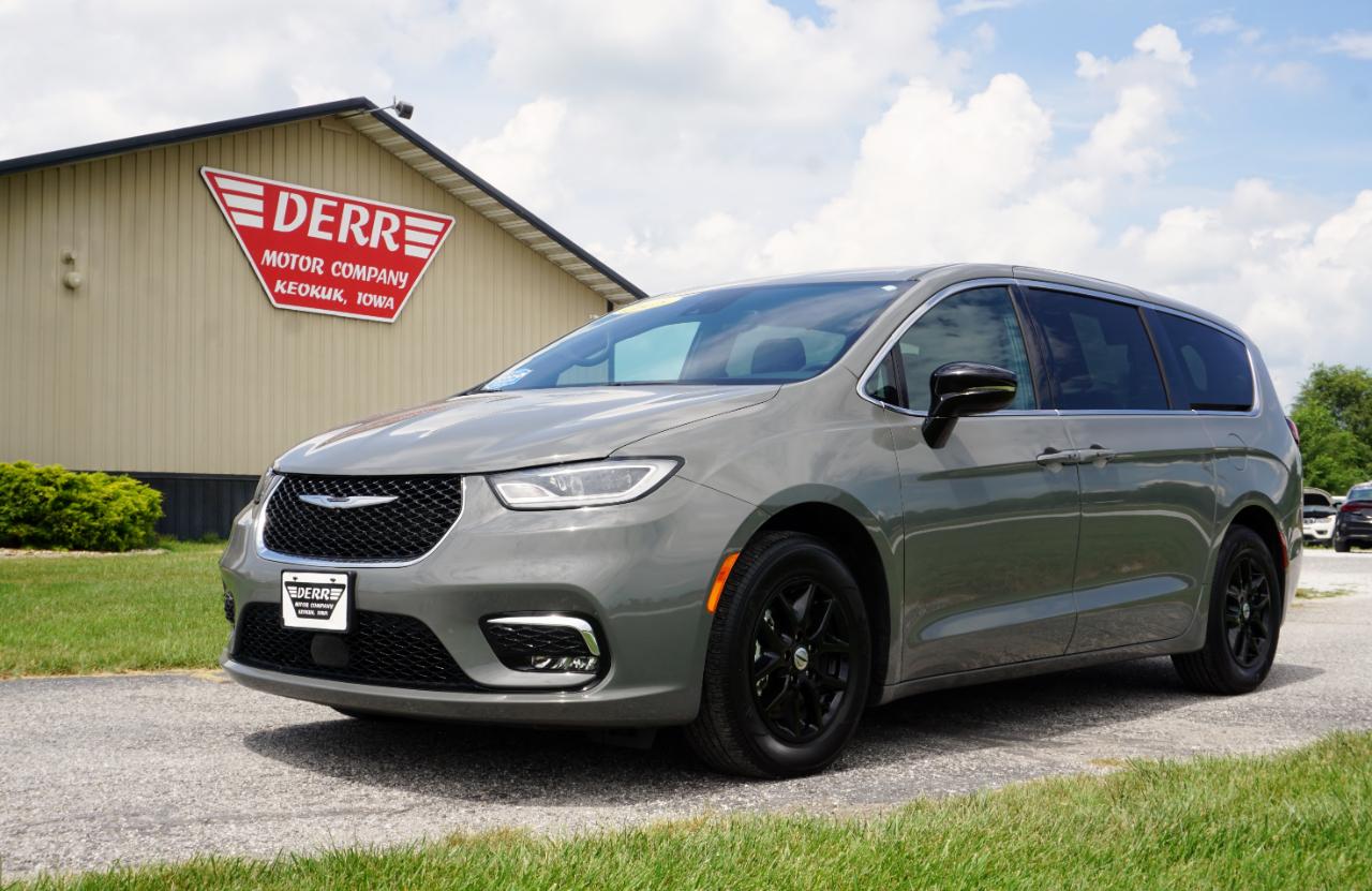 Chrysler Pacifica Select 2025