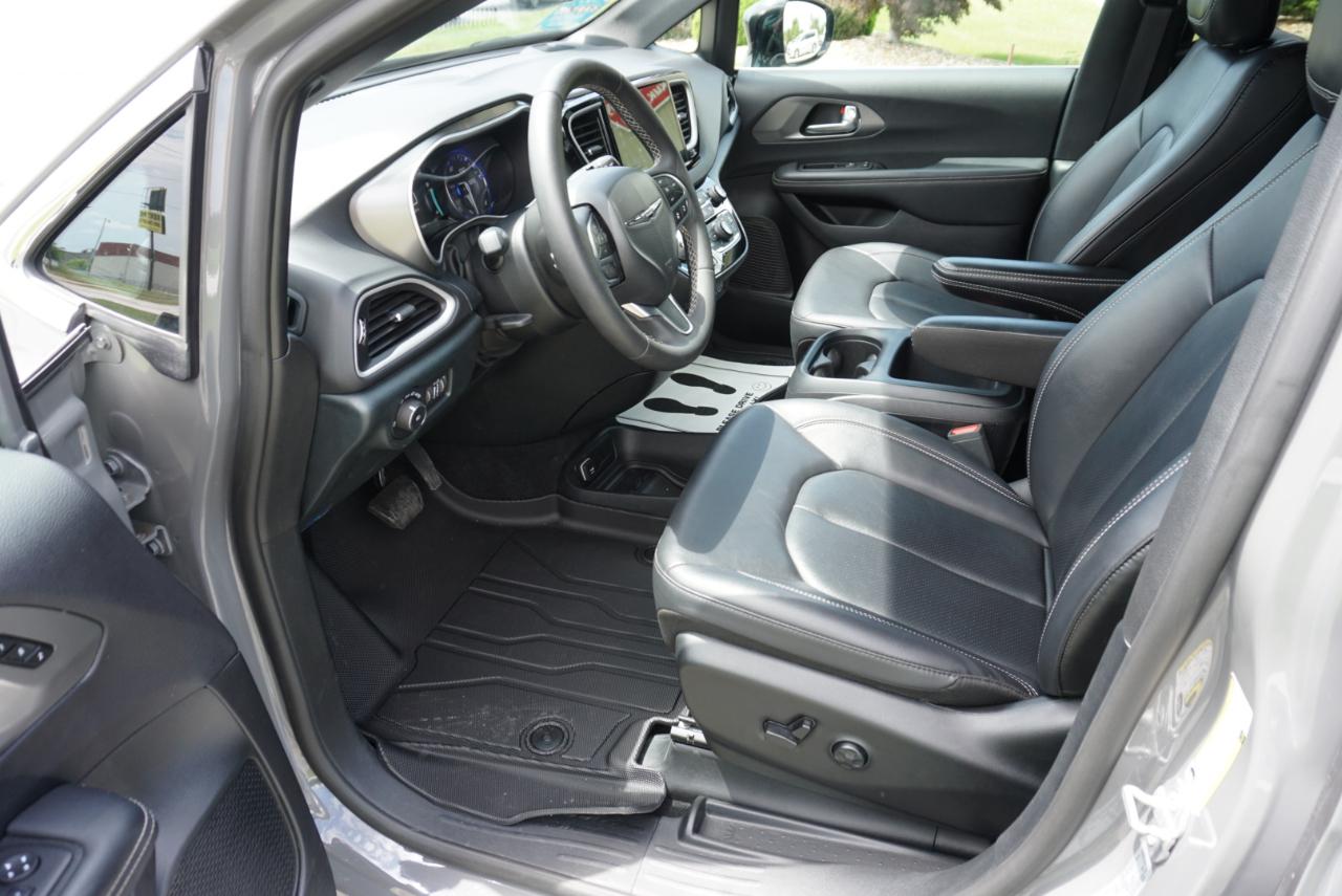Chrysler Pacifica Select 2025
