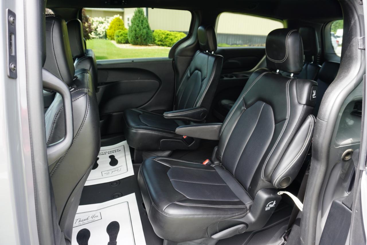 Chrysler Pacifica Select 2025
