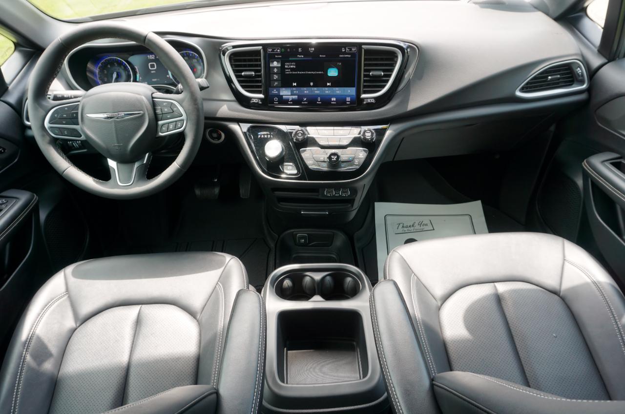 Chrysler Pacifica Select 2025
