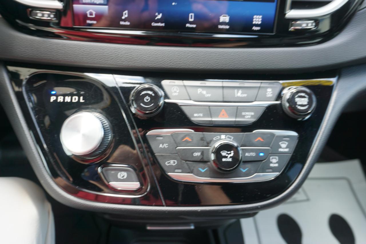 Chrysler Pacifica Select 2025
