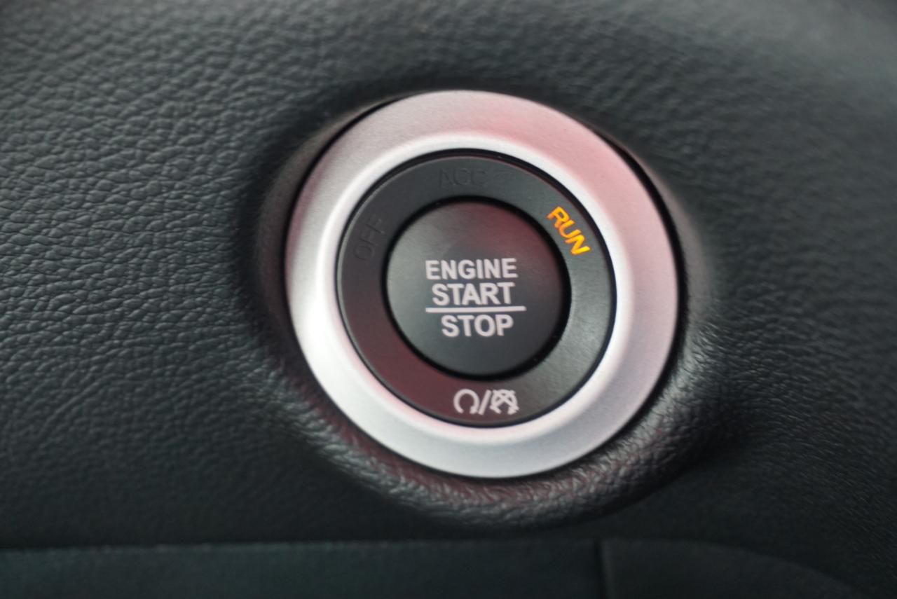 Chrysler Pacifica Select 2025