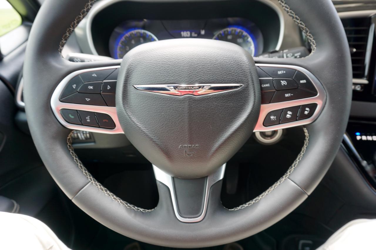 Chrysler Pacifica Select 2025