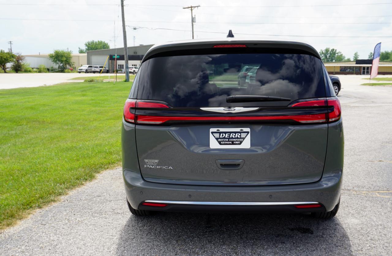 Chrysler Pacifica Select 2025