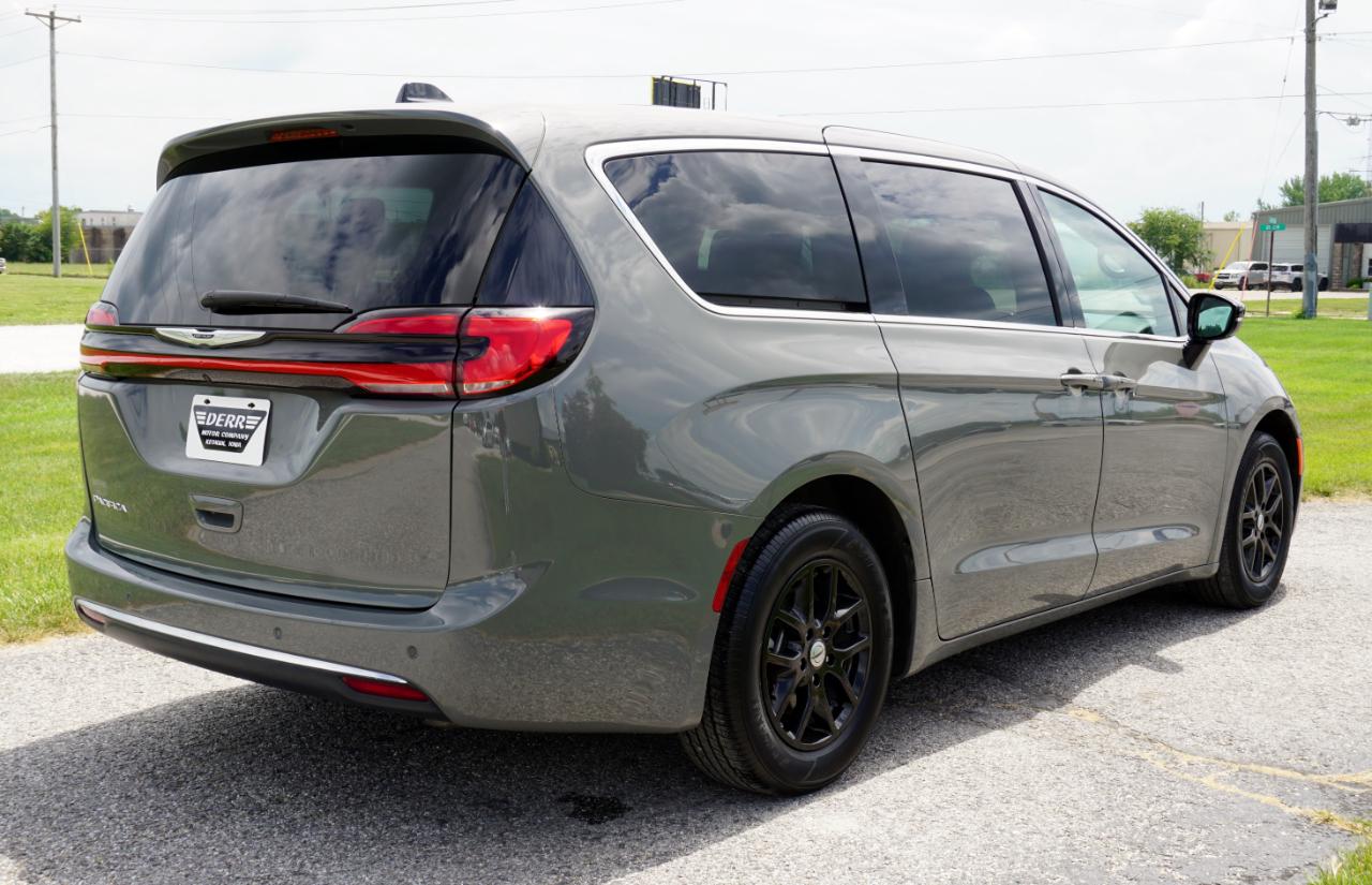 Chrysler Pacifica Select 2025