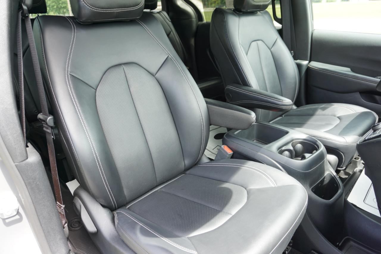 Chrysler Pacifica Select 2025