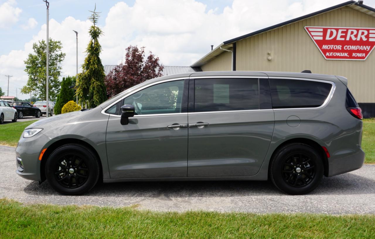 Chrysler Pacifica Select 2025