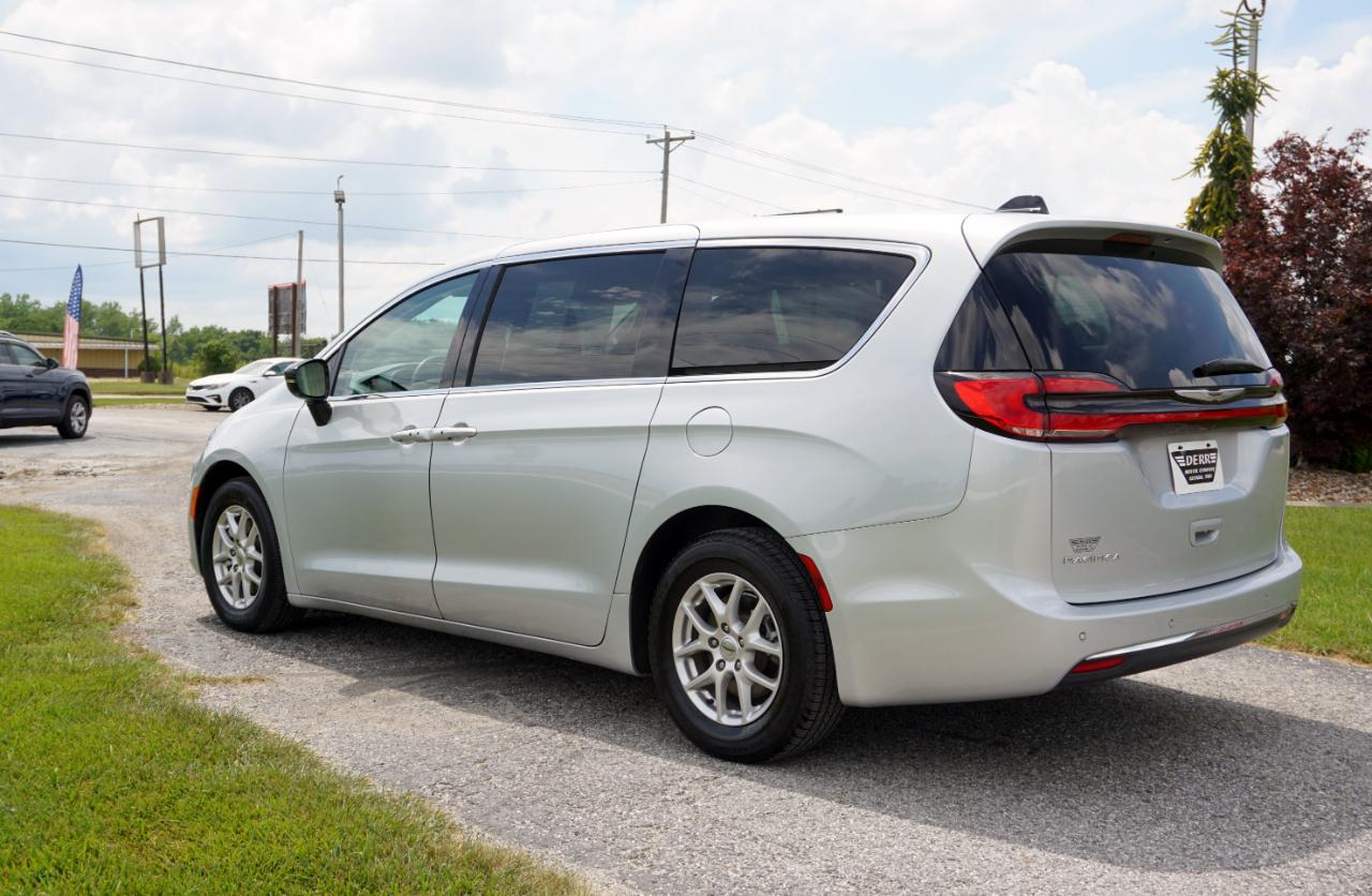 Chrysler Pacifica Touring L 2024